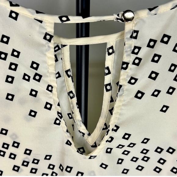 Square Patterned misska Blouse‎ Top,Ivory & Black,Back Button Closure- Large - Picture 3 of 5